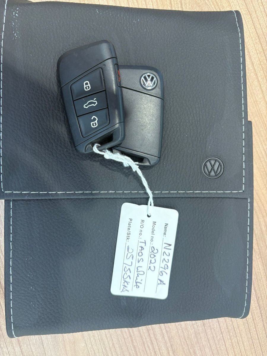 2022 Volkswagen Taos Comfortline 4MOTION Just Arrived! Sunroof & Wheel Package