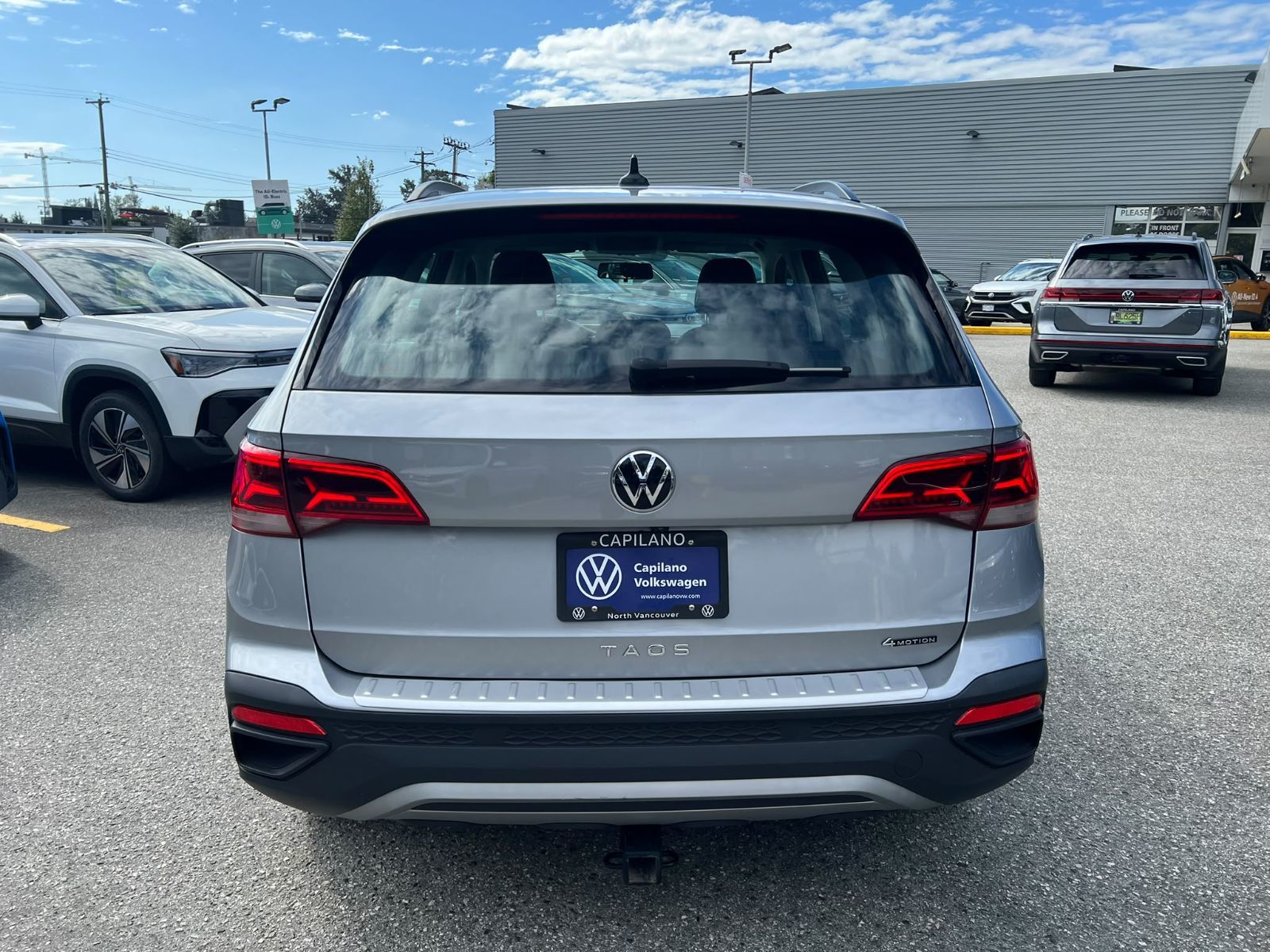 Photo 2022 Volkswagen Taos Trendline #4