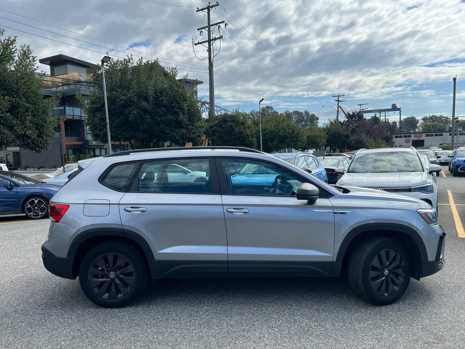 Photo 2022 Volkswagen Taos Trendline #2