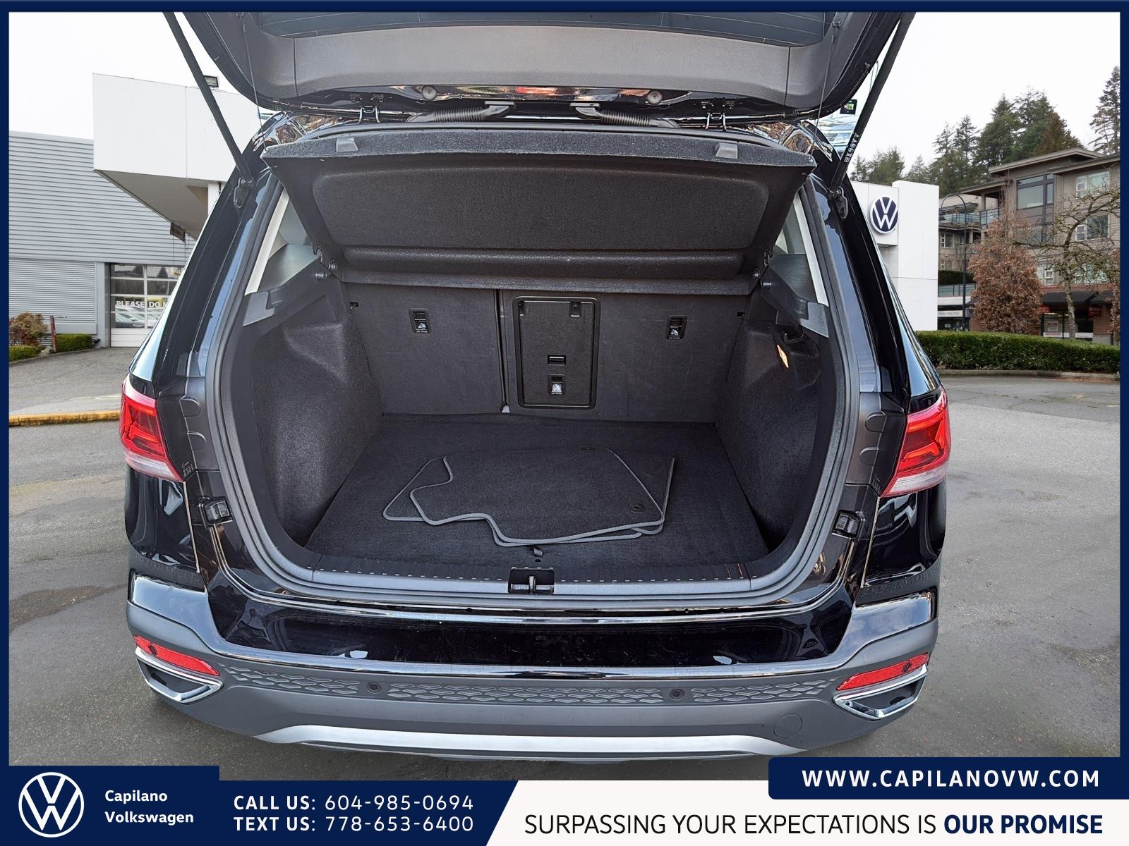 2023 Volkswagen Taos Highline 4MOTION | 19 Wheels Just Arrived! Local, One Owner, No Accidents