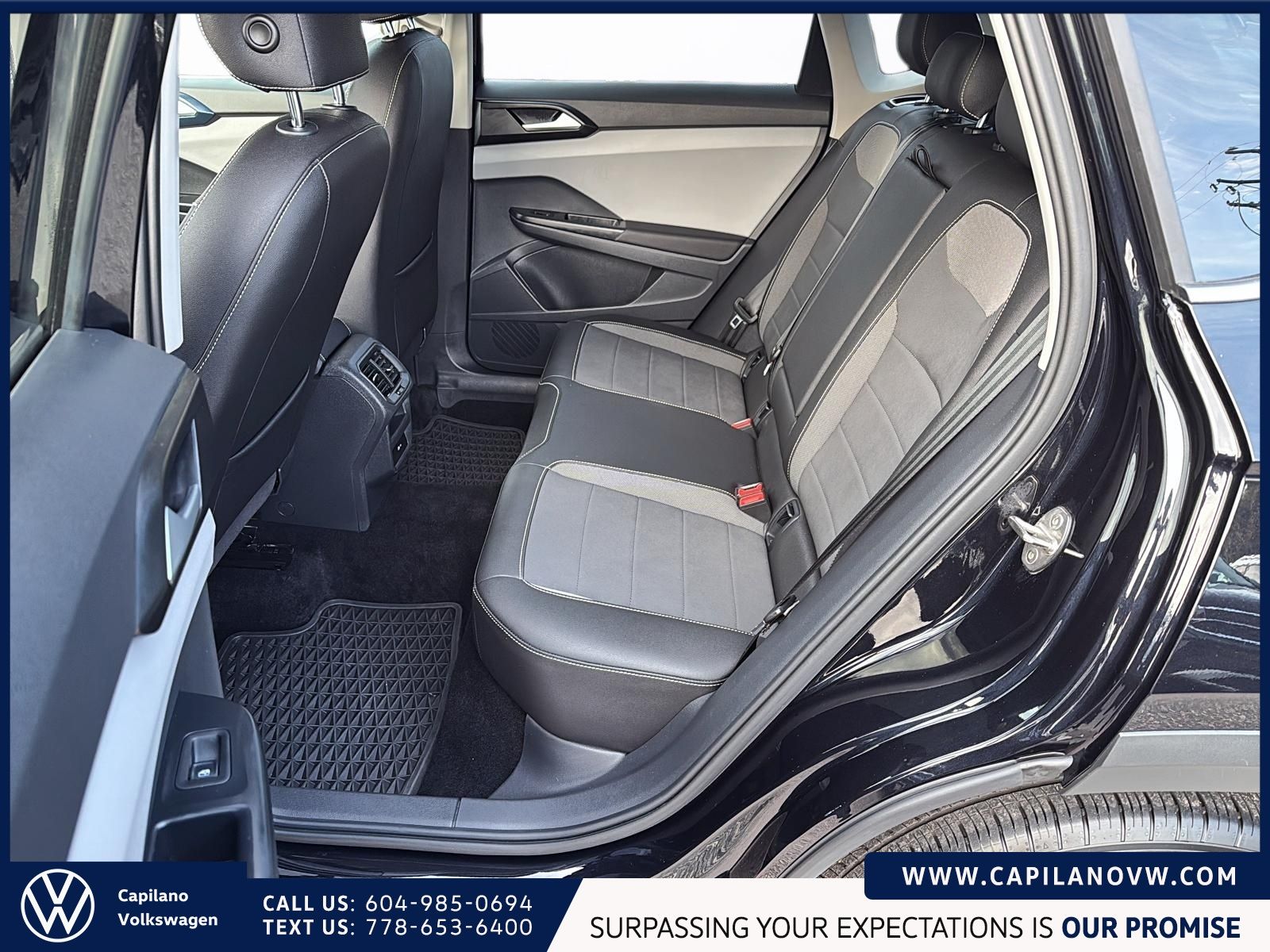 2023 Volkswagen Taos Comfortline 4MOTION | Panoramic Sunroof Local, One Owner, Low KM!