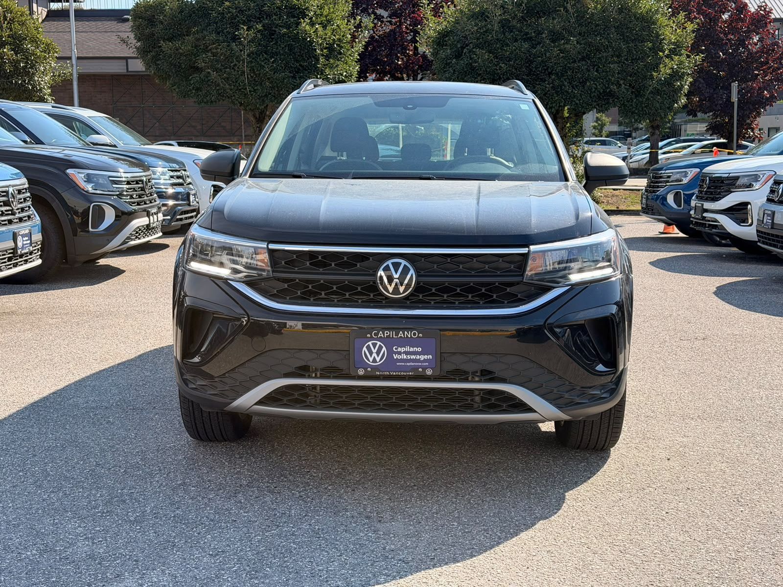 Photo 2023 Volkswagen Taos Trendline 4MOTION #2