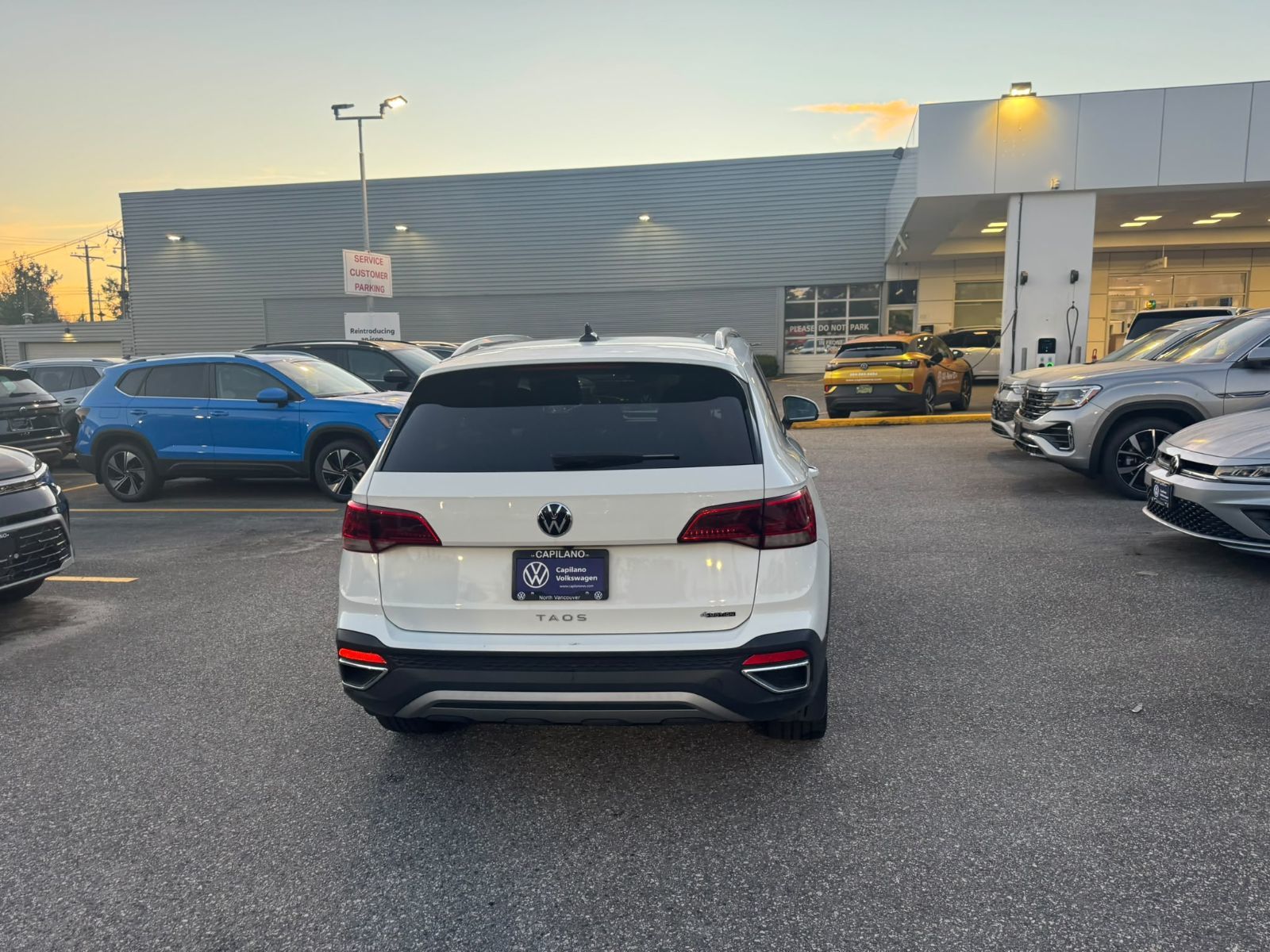 Photo 2023 Volkswagen Taos Comfortline #6