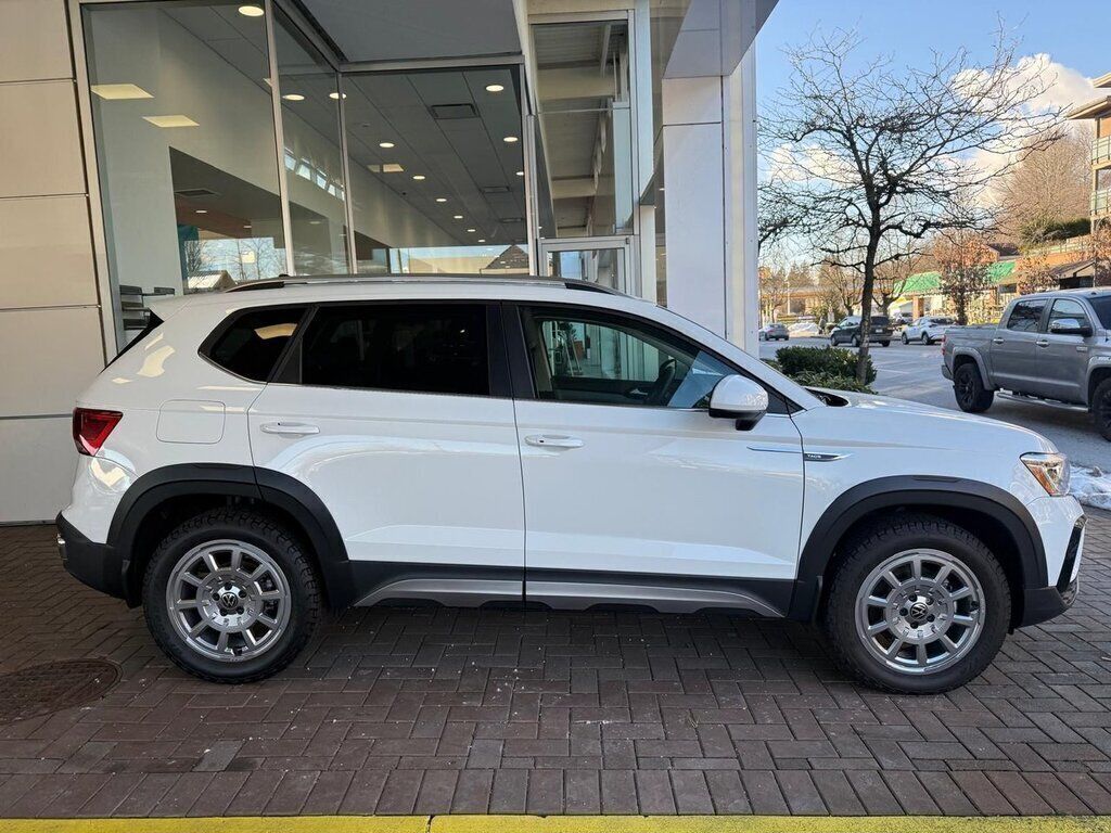 2024 Volkswagen Taos Highline 1.5T 7sp at DSG | BASECAMP EDITION Clearance! Exterior Styling Kit, 18