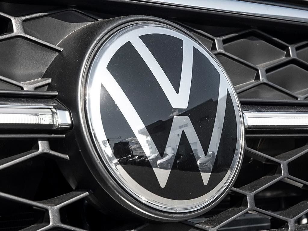 2024 Volkswagen Taos Comfortline Black Edition 4MOTION X-Demo Special!