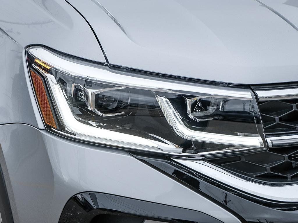 2024 Volkswagen Taos Highline 4MOTION | 19 Alloy Wheels X-Demo Special!