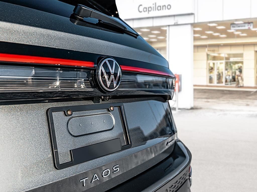 2025 Volkswagen Taos Trendline 4MOTION