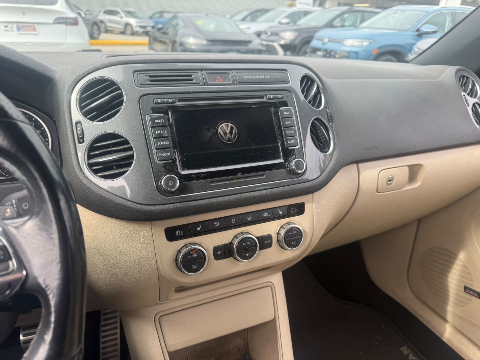 Photo 2014 Volkswagen Tiguan Highline 4MOTION | R Line Package #5