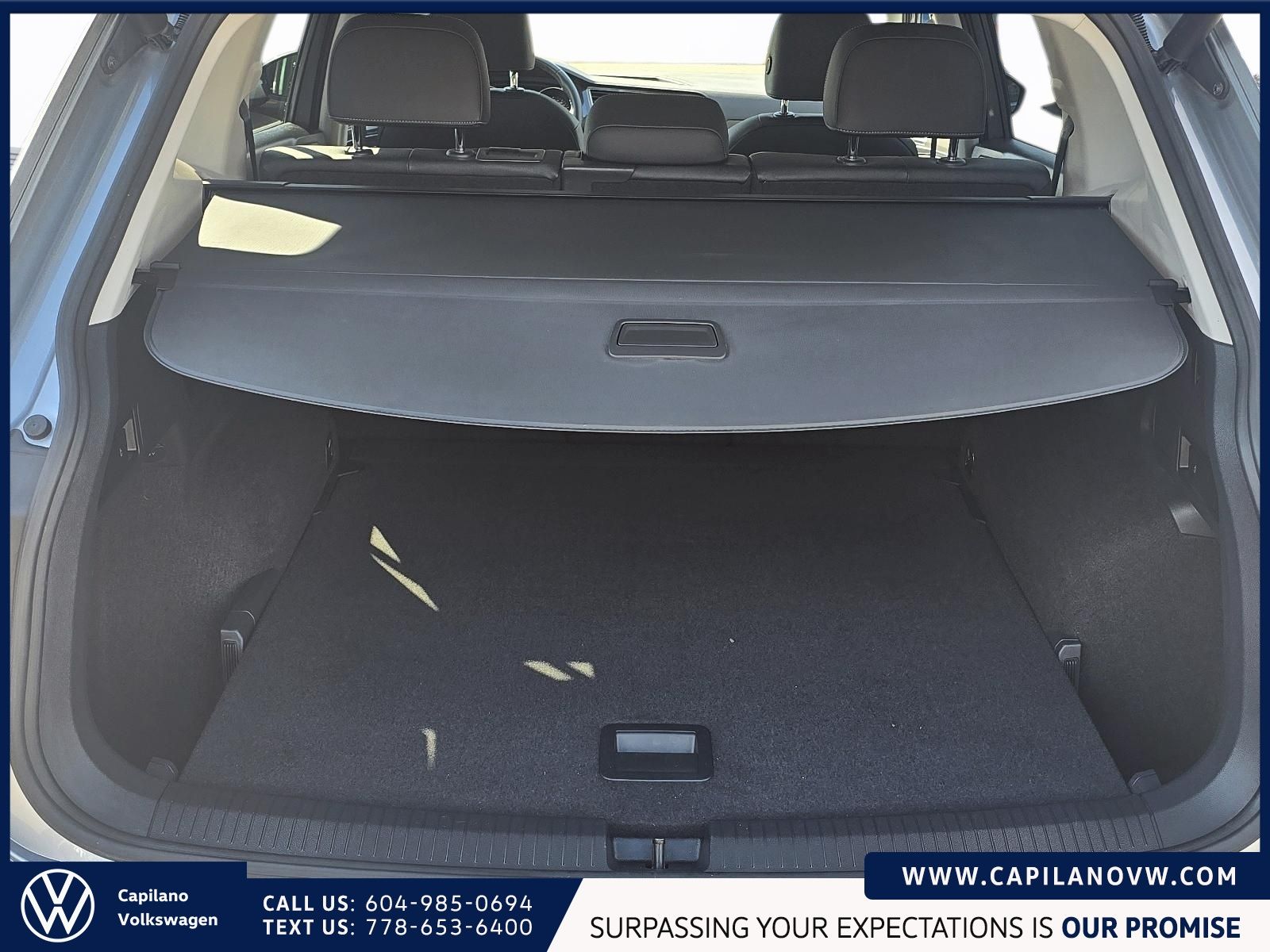 Photo 2020 Volkswagen Tiguan iQ Drive 2.0T 4MOTION | Panoramic Sunroof #7