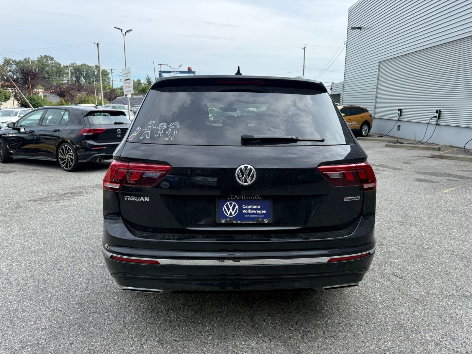 2021 Volkswagen Tiguan Highline Just Arrived! Local, One Owner, Well-Equipped