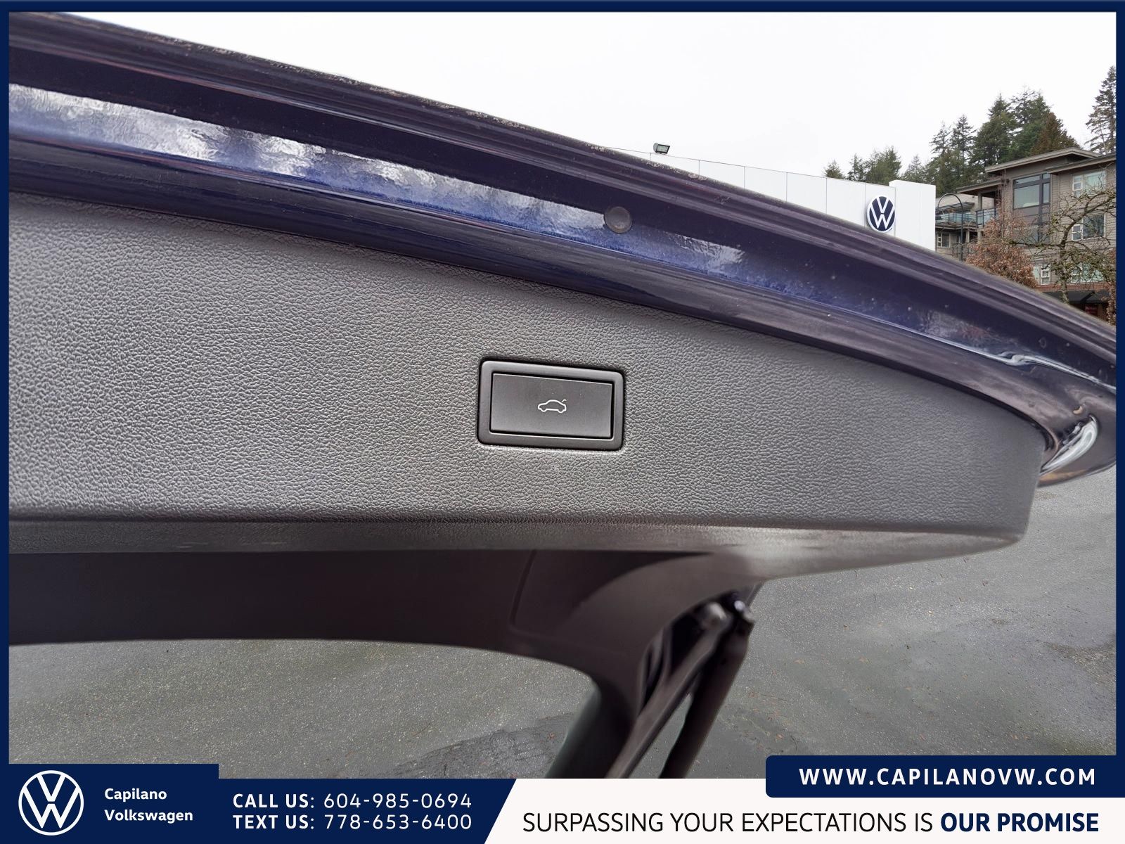 2022 Volkswagen Tiguan Comfortline 4MOTION | Panoramic Sunroof Just Arrived! Local, One Owner, AWD