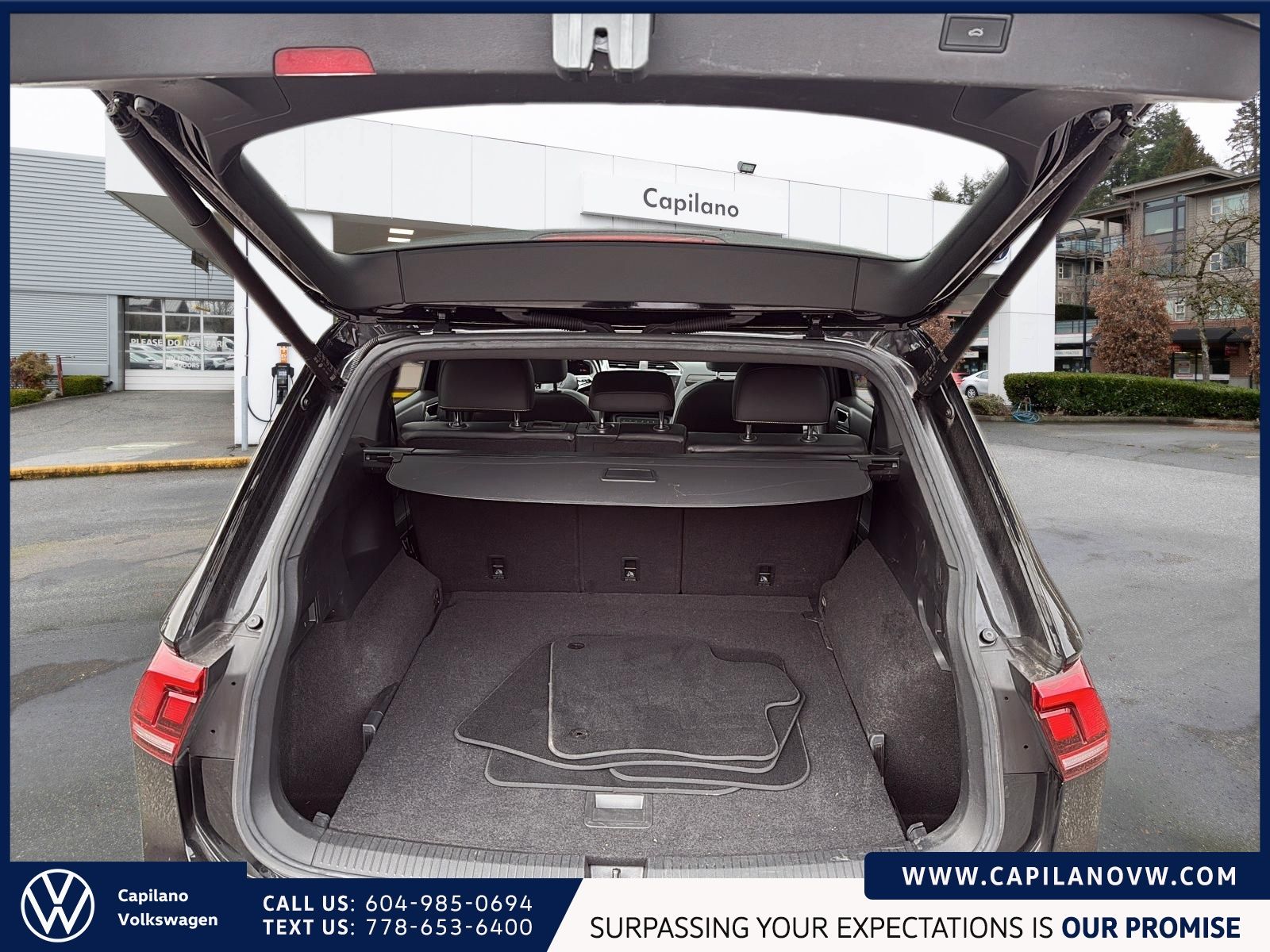 2022 Volkswagen Tiguan Highline R-Line 4MOTION Just Arrived! *Passenger Side Mirror To Be Repaired Prior To Sale*