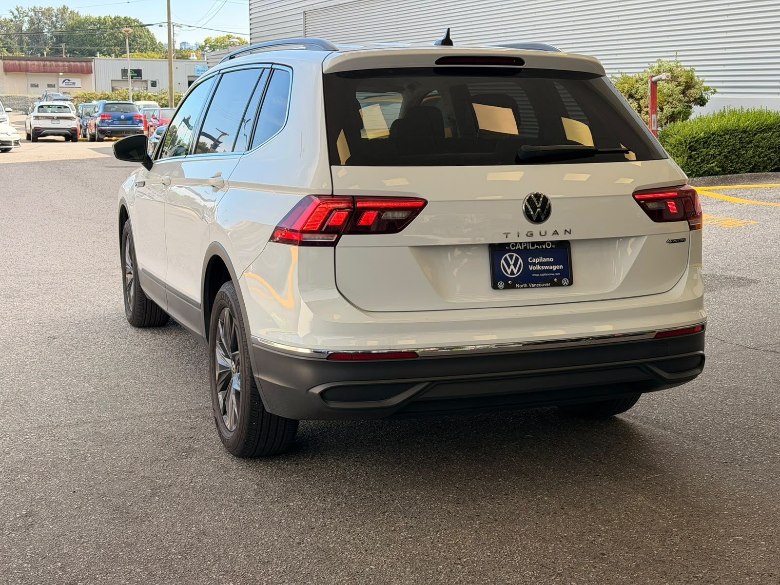 Photo 2022 Volkswagen Tiguan Comfortline 4MOTION #8