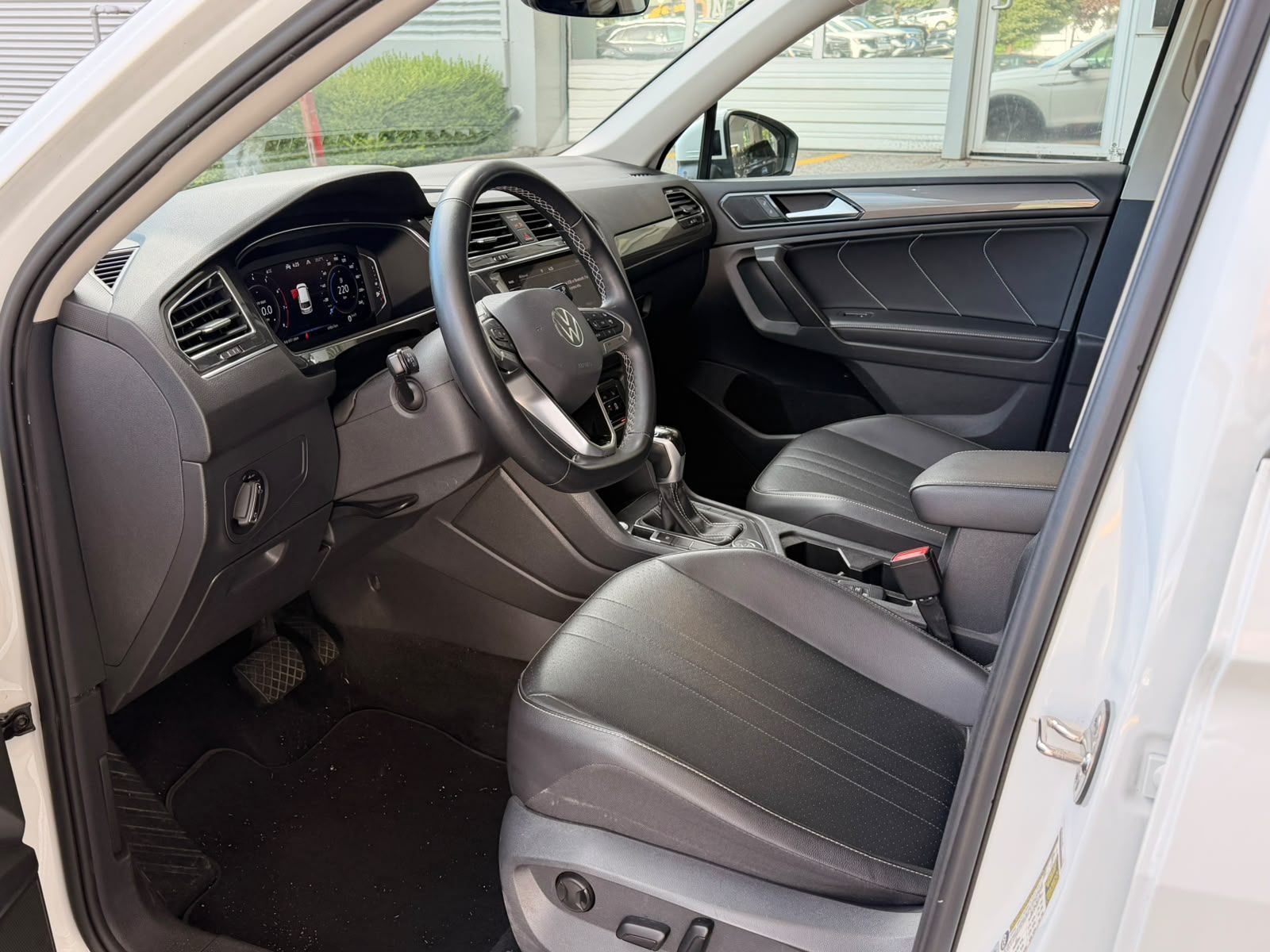Photo 2022 Volkswagen Tiguan Comfortline 4MOTION #5