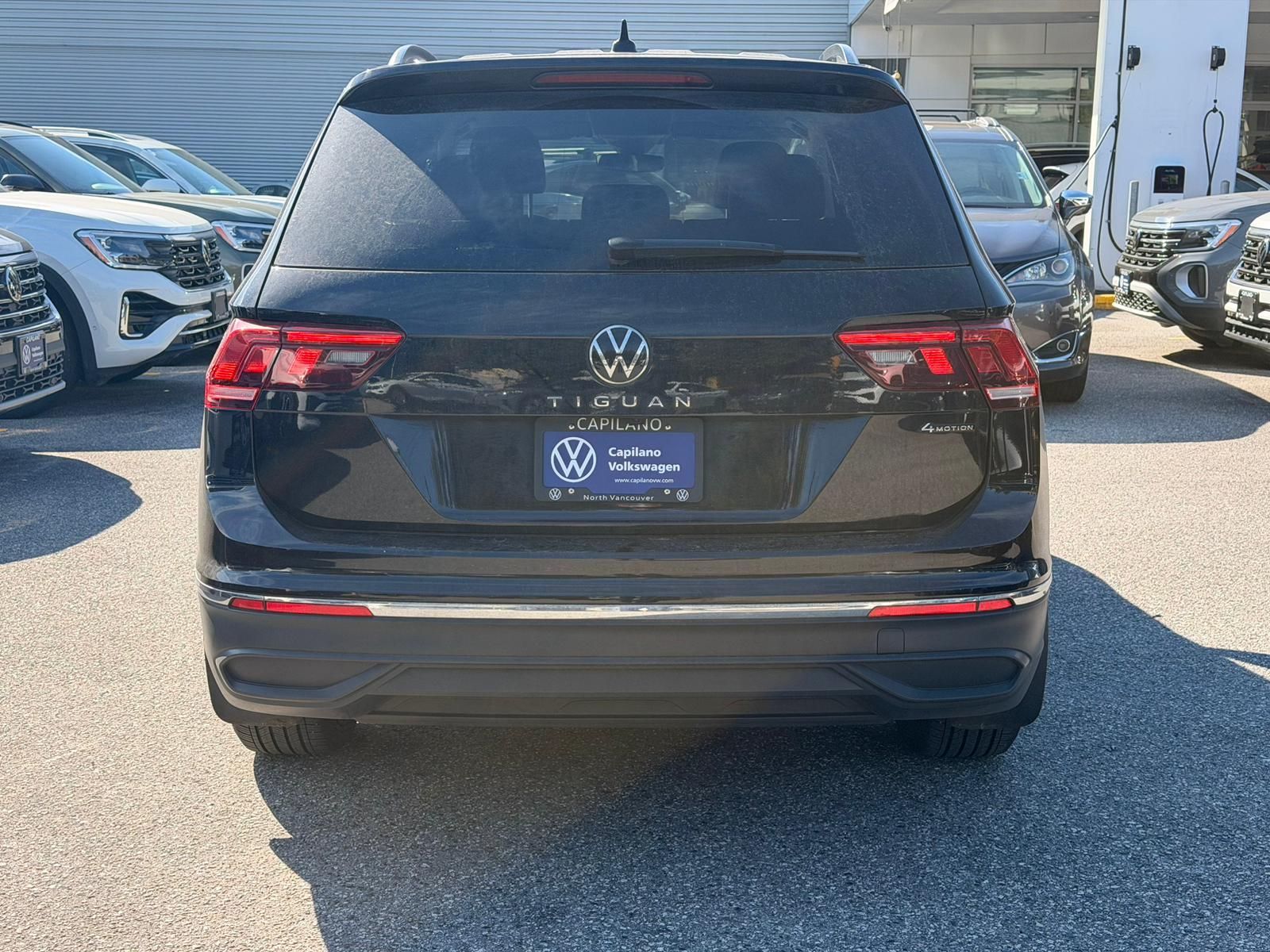 Photo 2023 Volkswagen Tiguan Comfortline | 3rd Row Seats #4