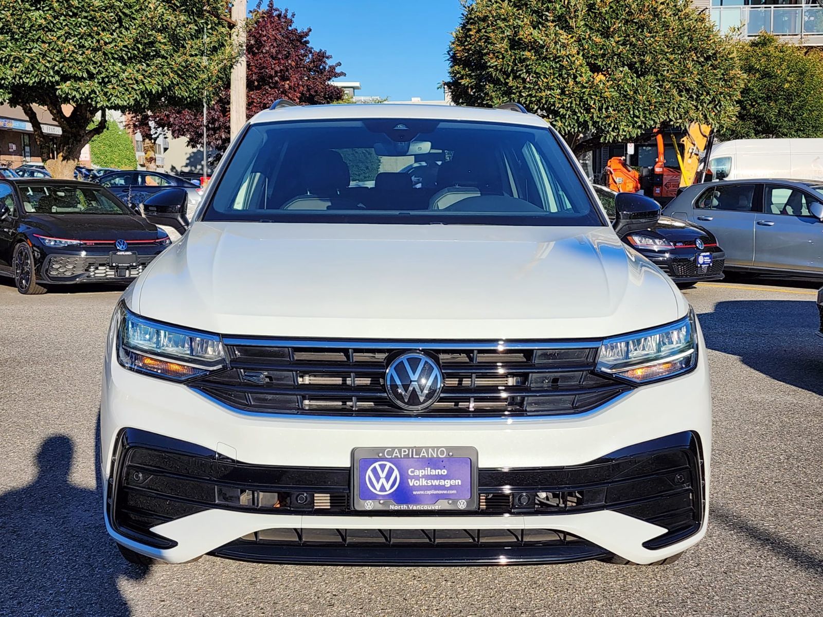 Photo 2023 Volkswagen Tiguan Comfortline R-Line Black Edition #5