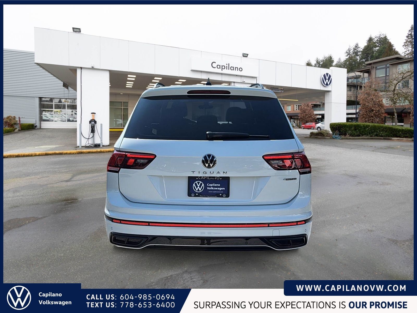 2024 Volkswagen Tiguan Comfortline R-Line Black Just Arrived! Local, One Owner, Low KM