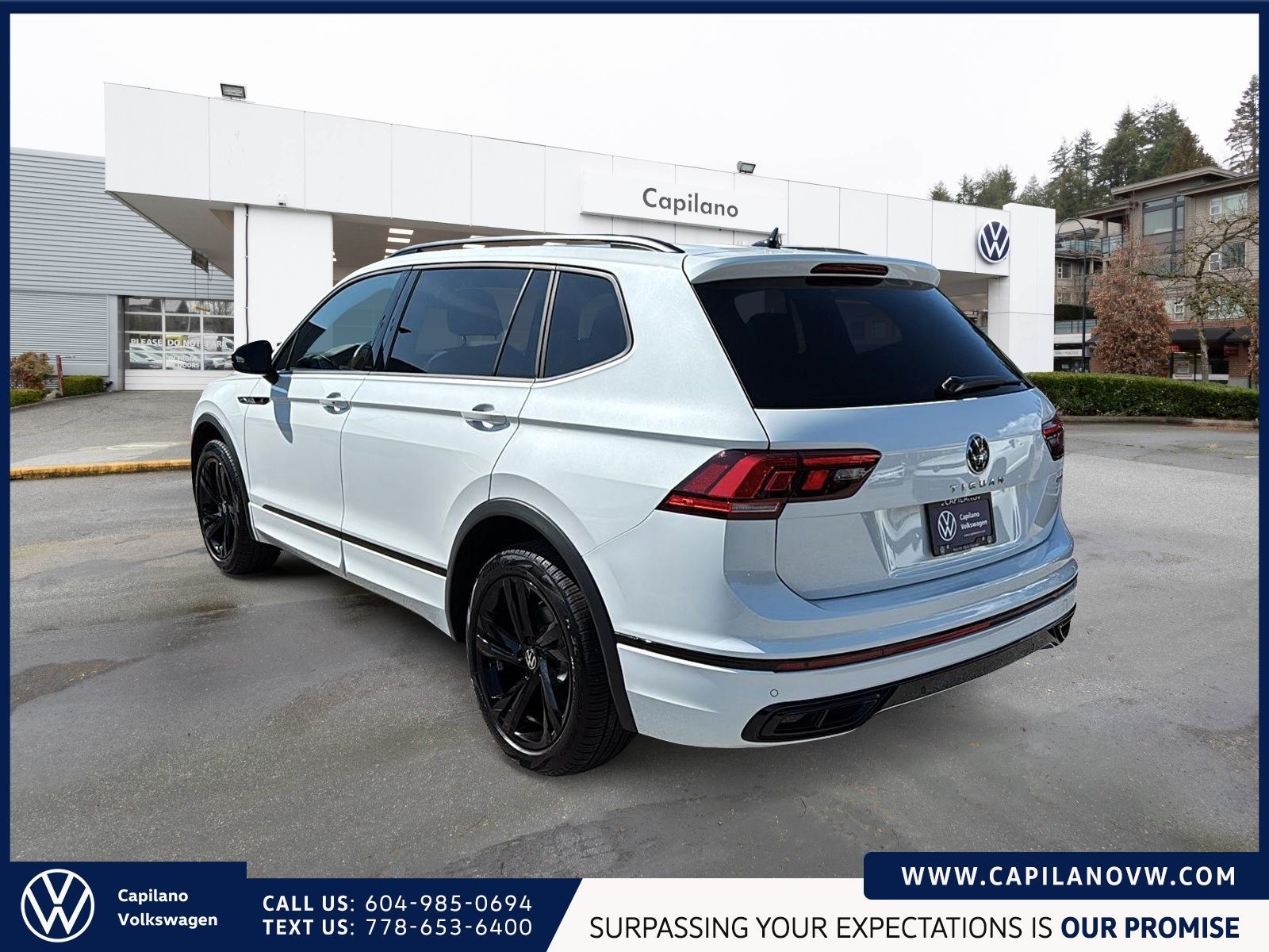 2024 Volkswagen Tiguan Comfortline R-Line Black Just Arrived! Local, One Owner, Low KM
