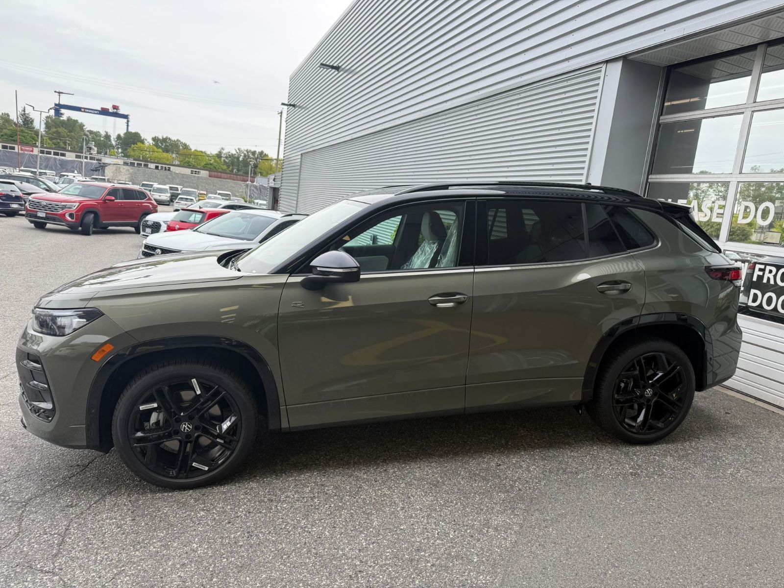 2025 Volkswagen Tiguan Comfortline R-Line Black Edition Just Arrived! Schedule Your Test Drive Today!