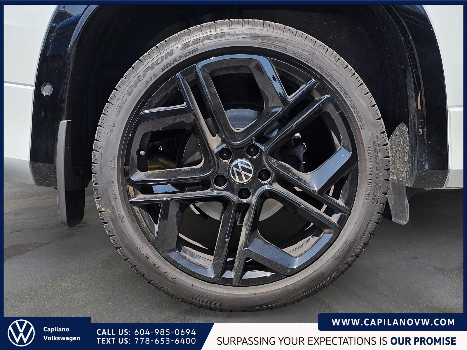 Photo 2026 Volkswagen Tiguan Comfortline R-Line Black Edition #8