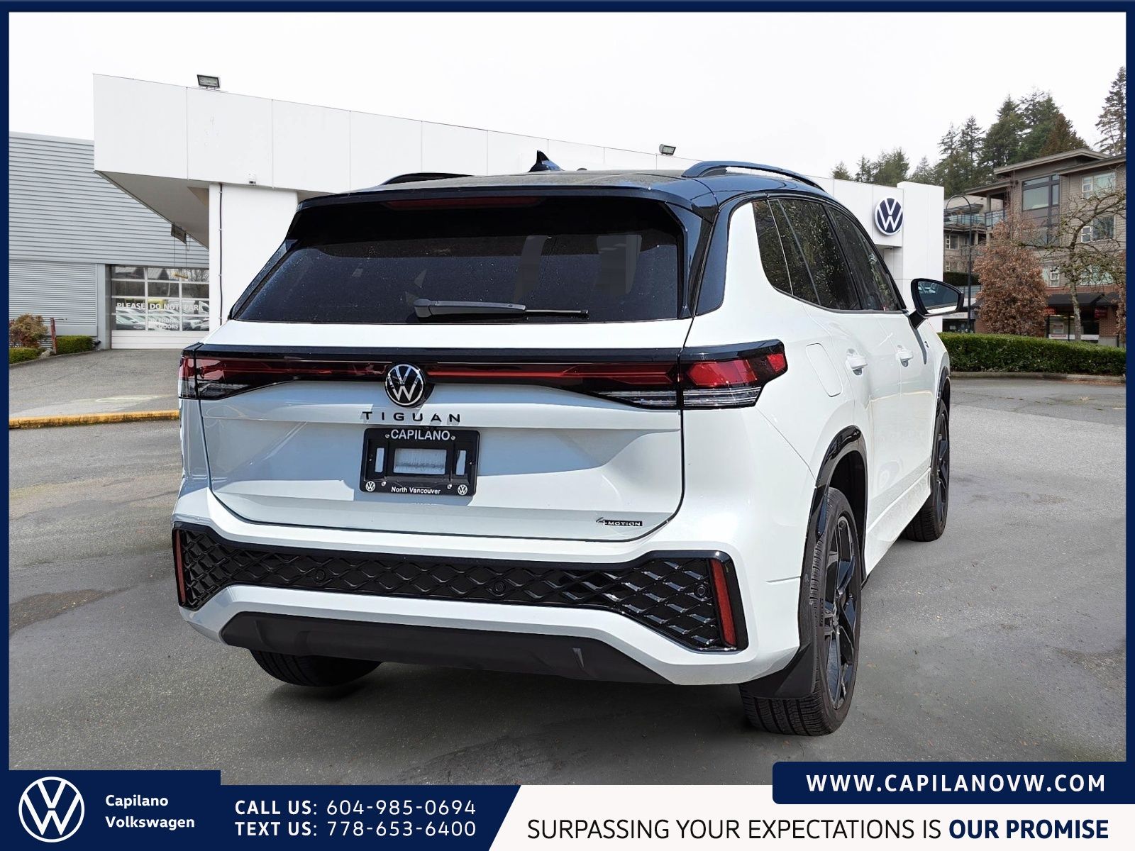 Photo 2026 Volkswagen Tiguan Comfortline R-Line Black Edition #4
