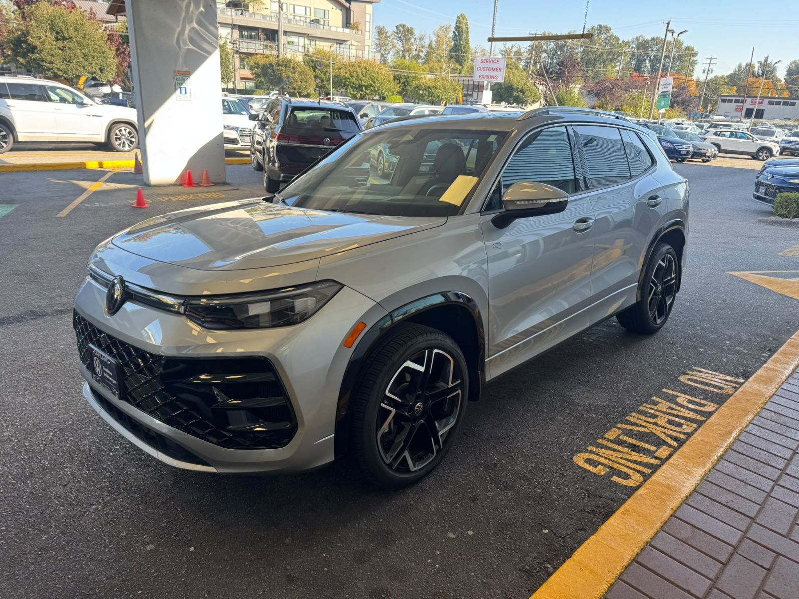 Photo 2026 Volkswagen Tiguan Highline Turbo R-Line #2