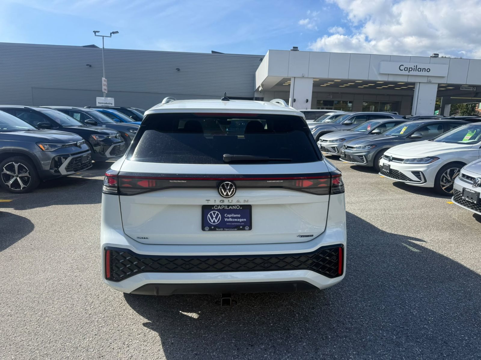 Photo 2026 Volkswagen Tiguan Highline Turbo R-Line #3