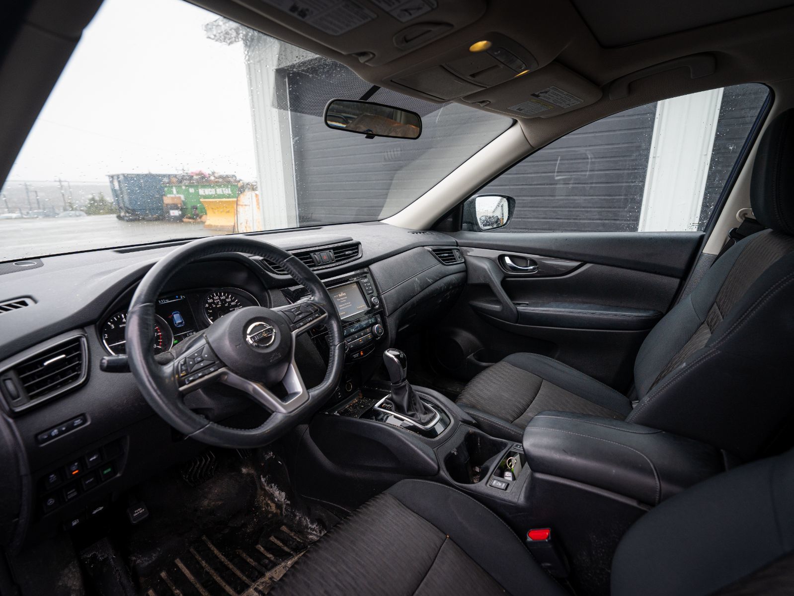 2017 Nissan Rogue SV-8