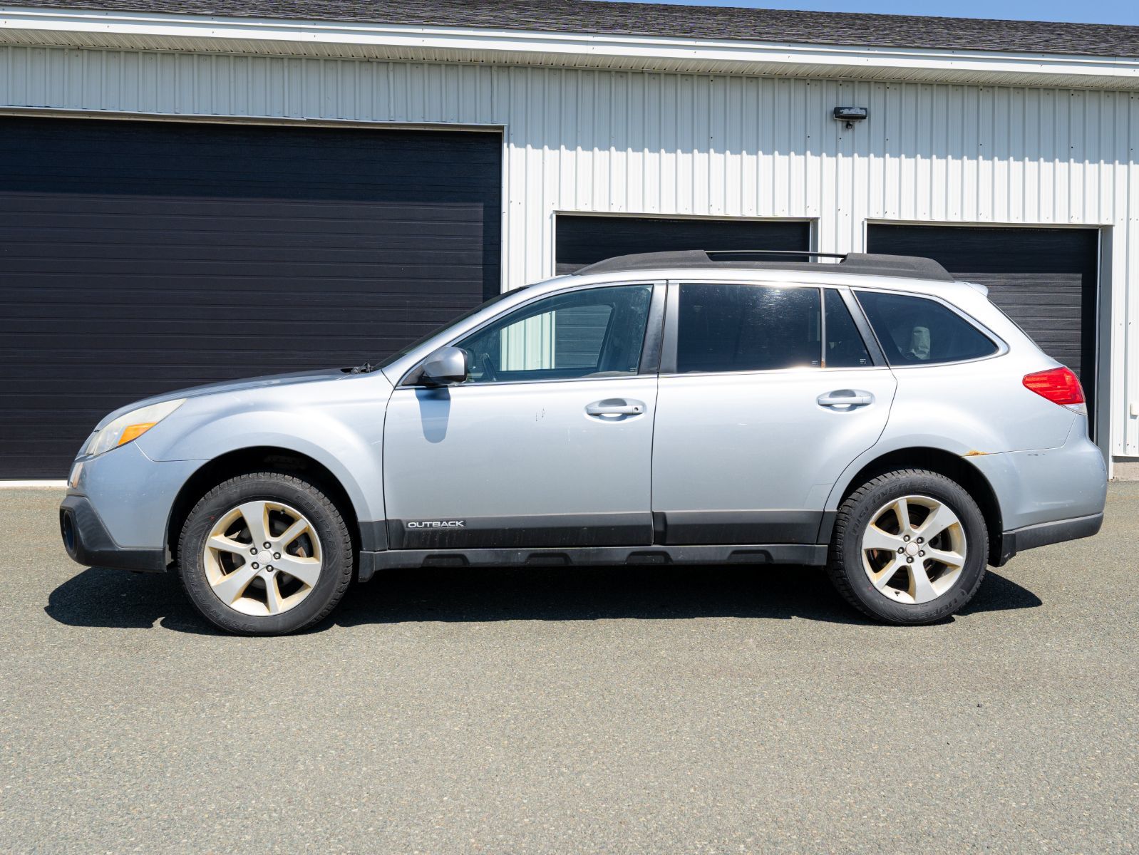 2014 Subaru Outback 2.5i Premium-2