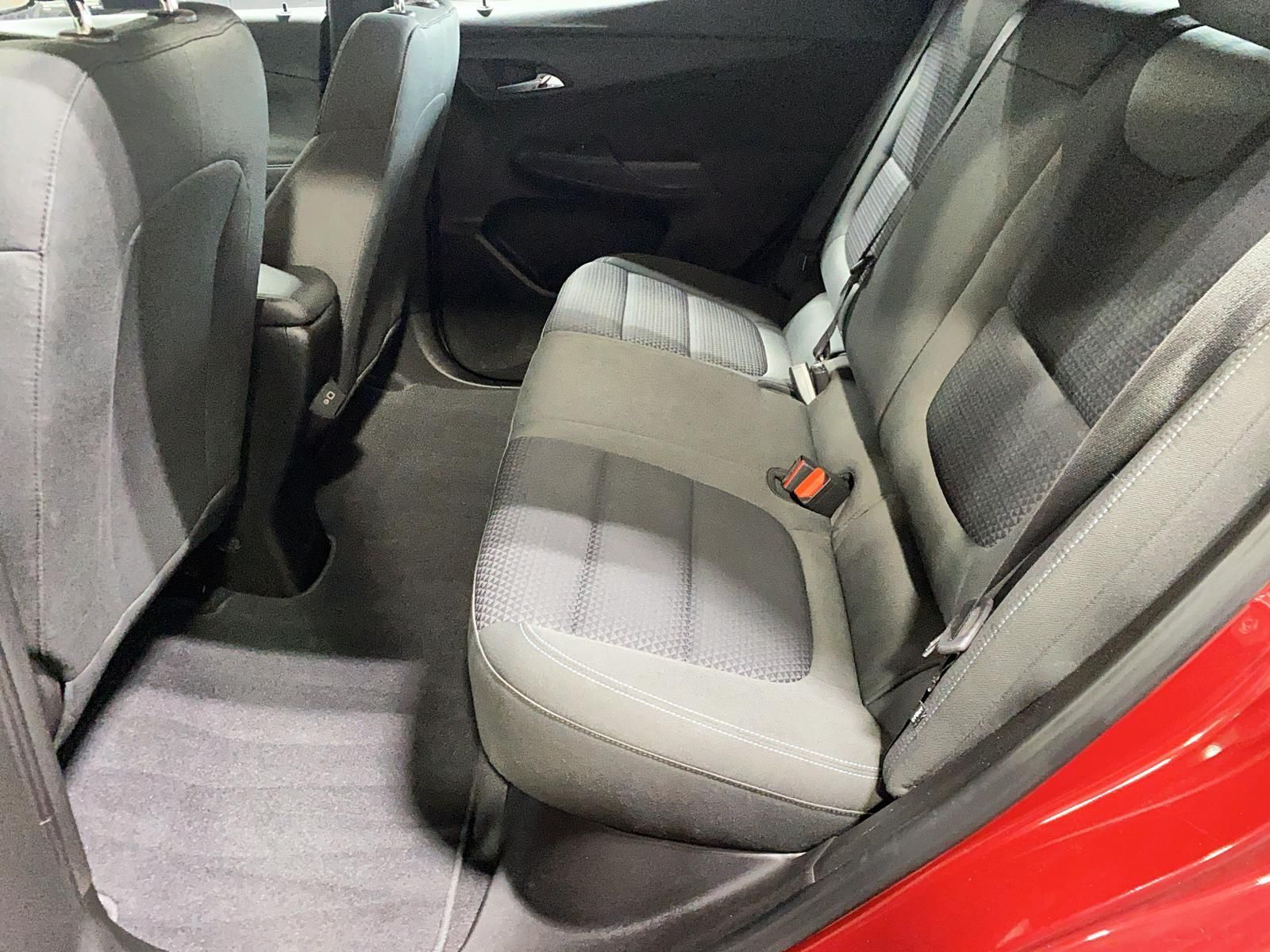 Chevrolet Bolt EUV LT 2022 — photo 8