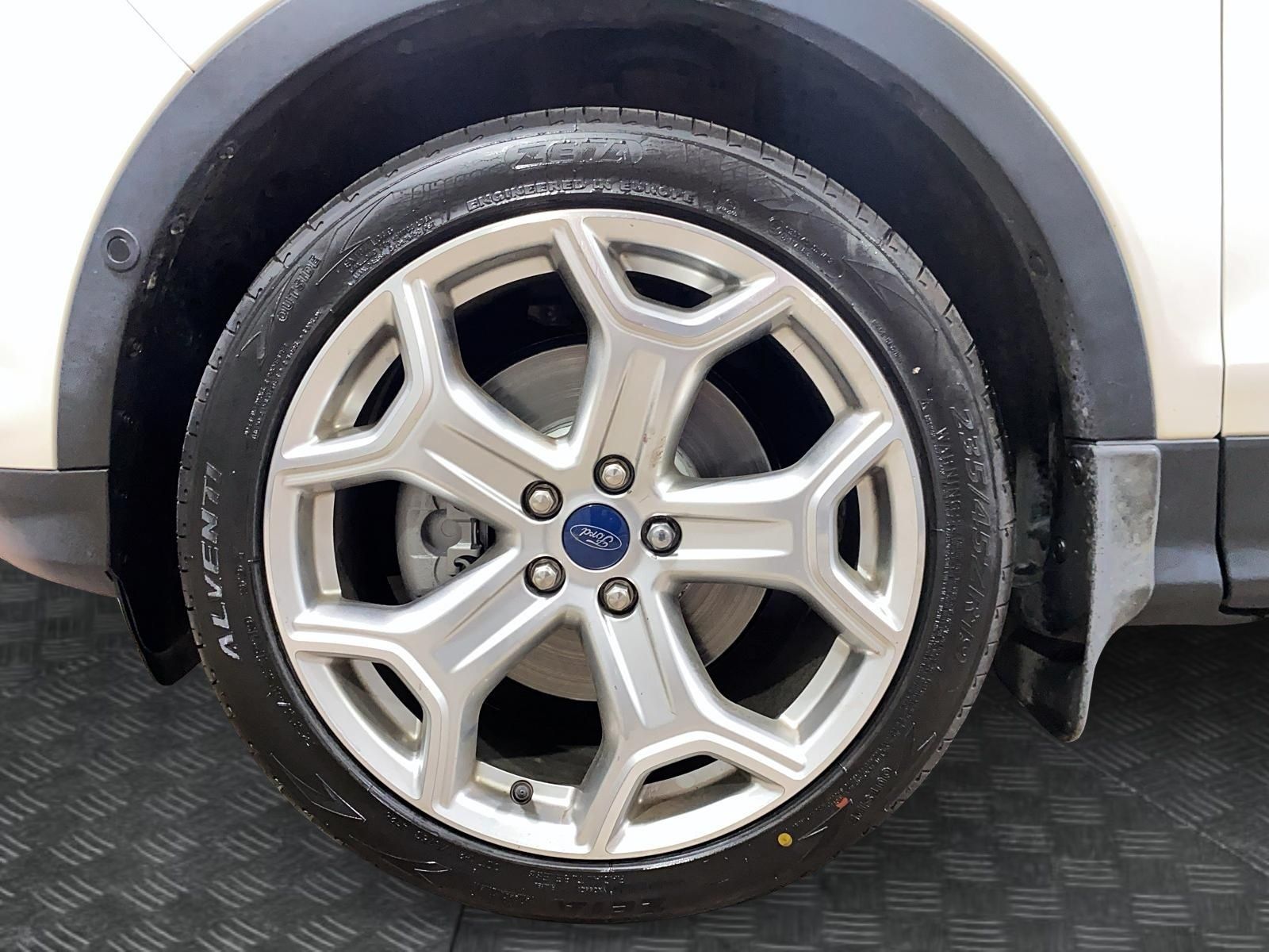 Ford Escape Titanium 2019 — photo 6