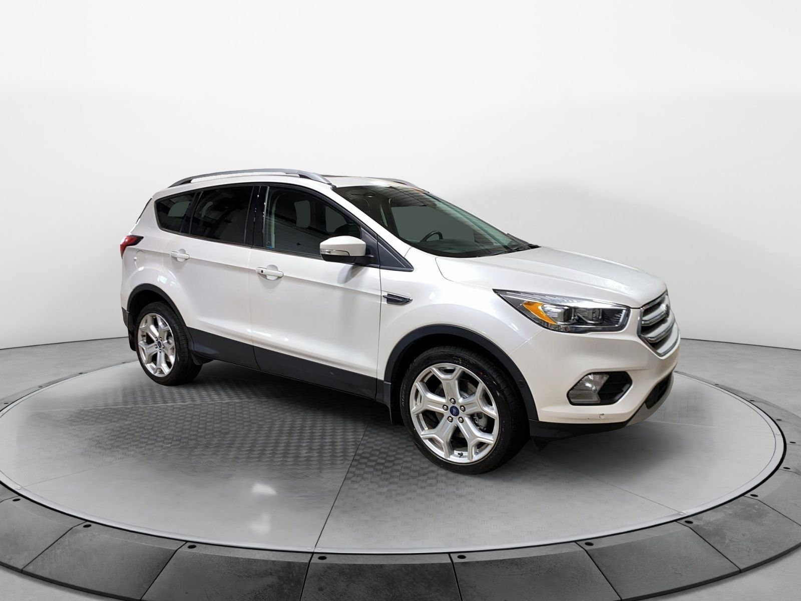 Ford Escape Titanium 2019 — photo 3