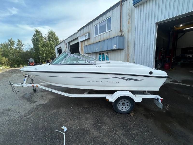 2009 Bayliner BAYLINER 175  INBOARD 17.5' OPEN DECK