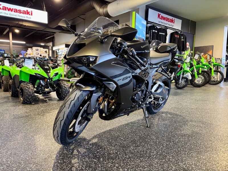 Centre du sport Lac-St-Jean à Alma | Bike Kawasaki Ninja ZX-6R in