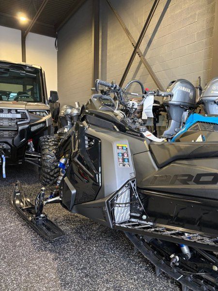 Polaris 9R RMK PRO 155  2027