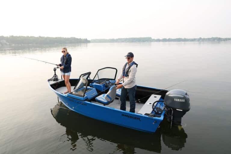 Smokercraft LAZER 162 disponible en bleu , rouge ou blanc 2027