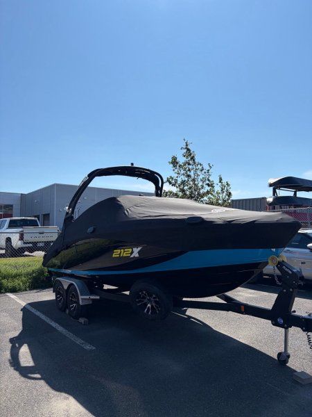 Yamaha AXT1800C-XAP 212XD  2022