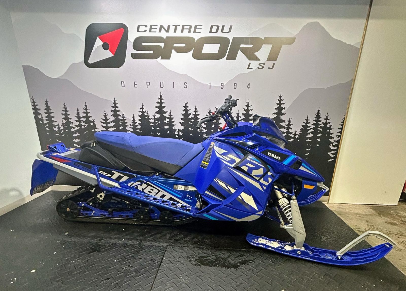 Centre du sport Lac-St-Jean à Alma | Snowmobile Yamaha in our Used 
