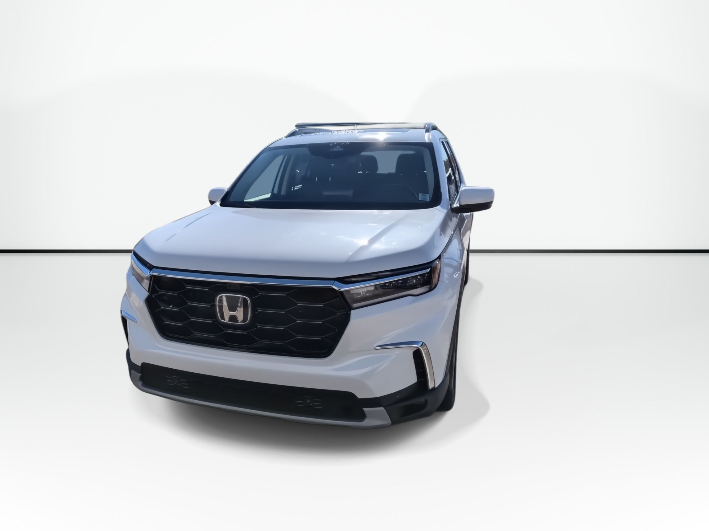 Photo 2024 Honda PILOT Touring | Leather | Roof | Cam | Warranty to 2029 #3