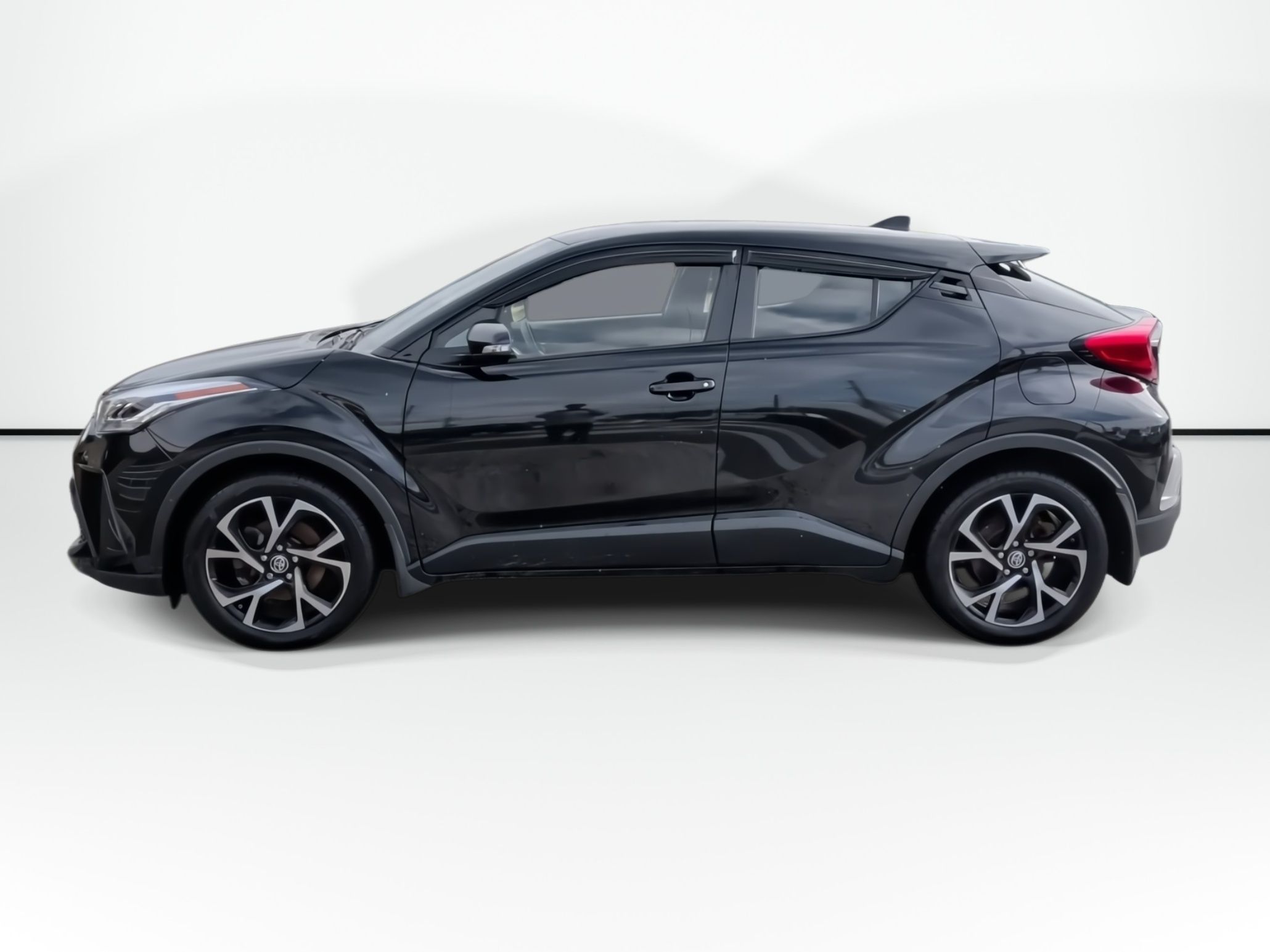 Photo Toyota C-HR XLE Premium | Cam | HtdSeats | USB 2020 #5