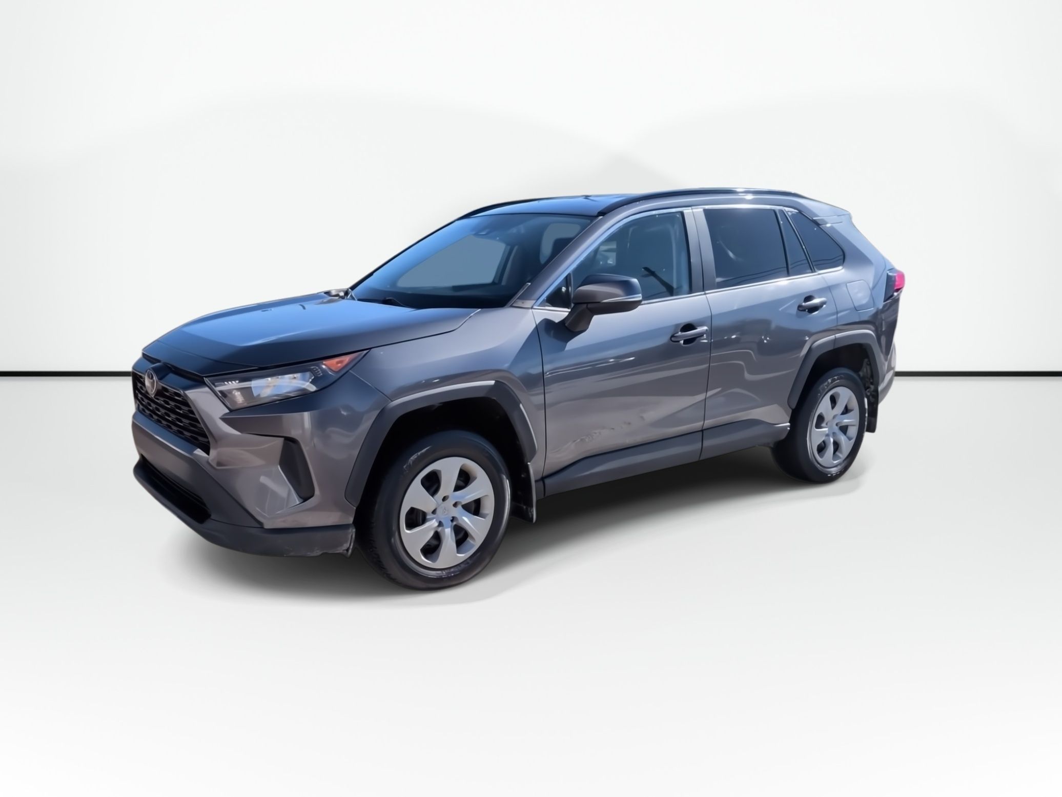 Photo Toyota RAV4 LE | Cam | USB | Heated Seats 2021 #4