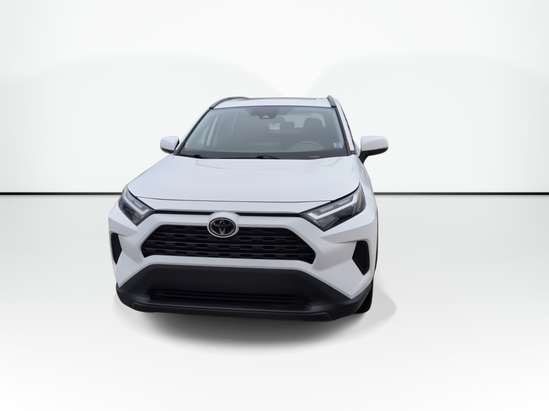 Photo 2022 Toyota RAV4 XLE | Sunroof | Cam | USB | HtdSeats #2
