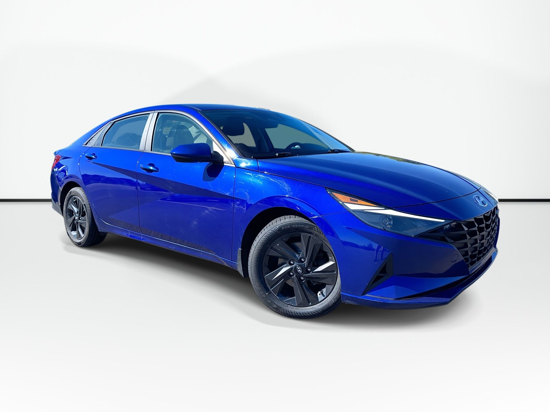 2021 Hyundai Elantra Preferred Tech | Roof | HtdSteering | Keyless