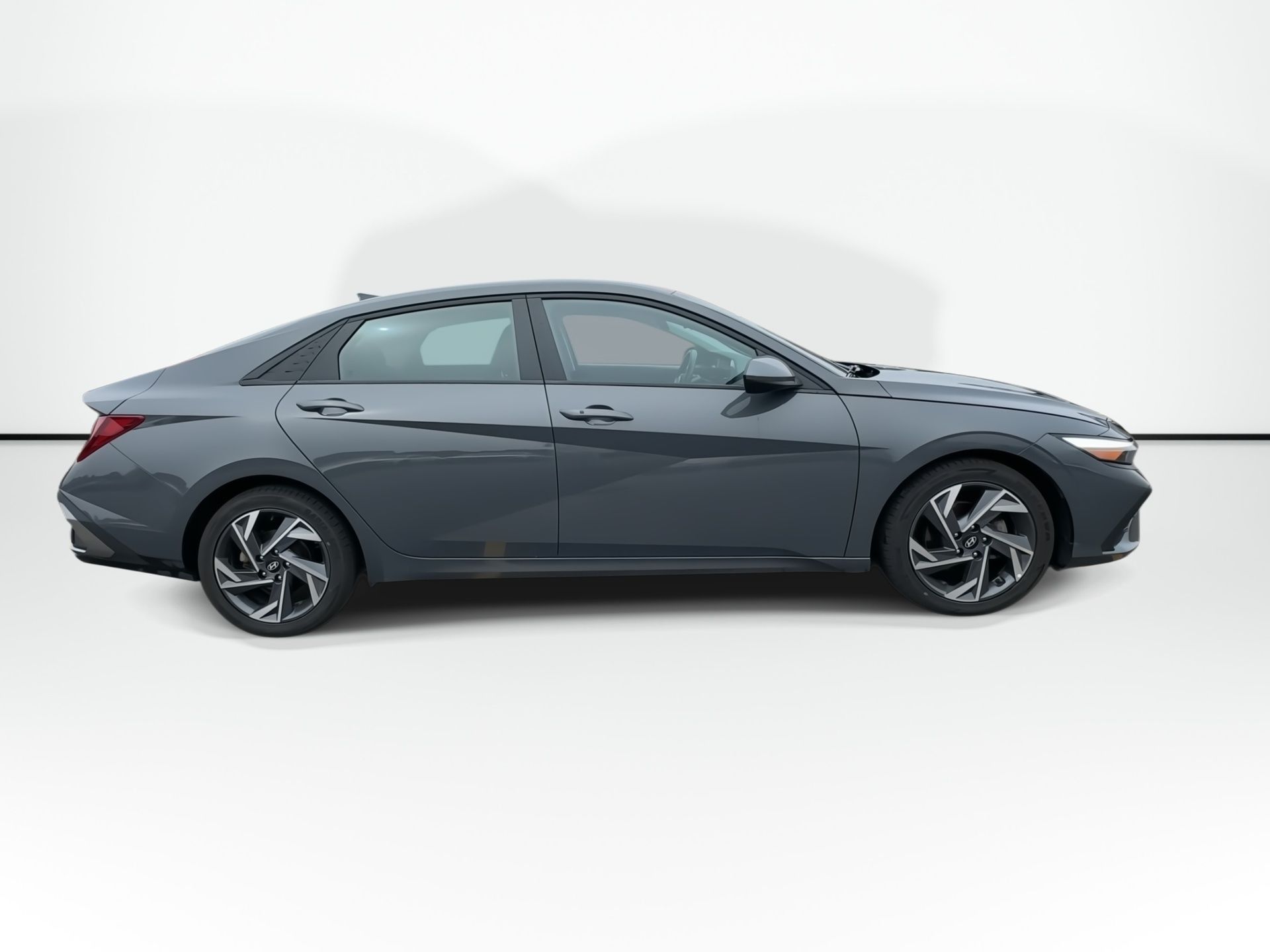 Photo 2025 Hyundai Elantra Preferred | Roof | Tech | Cam | Warranty to 2030 #3