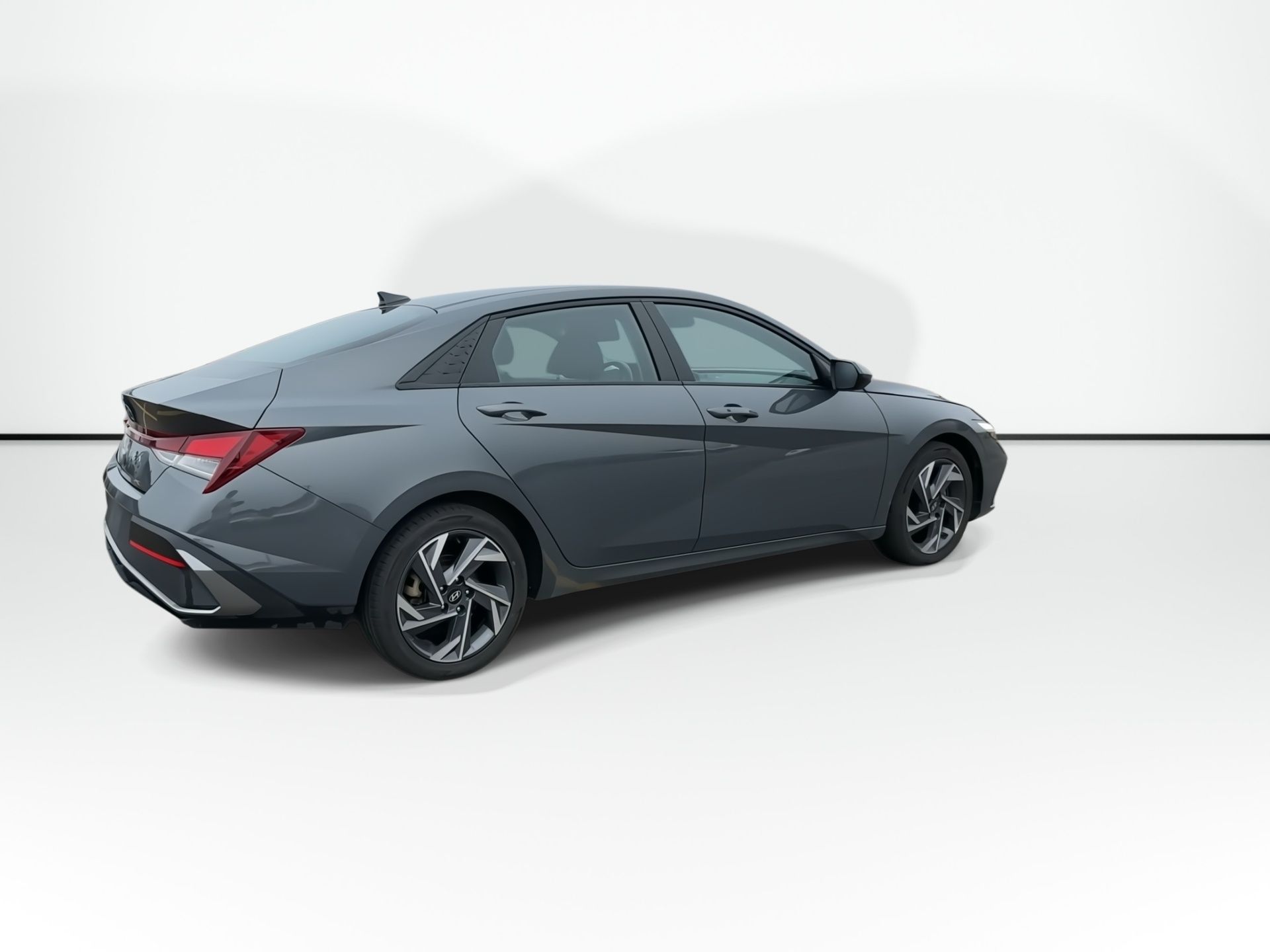 Photo 2025 Hyundai Elantra Preferred | Roof | Tech | Cam | Warranty to 2030 #2