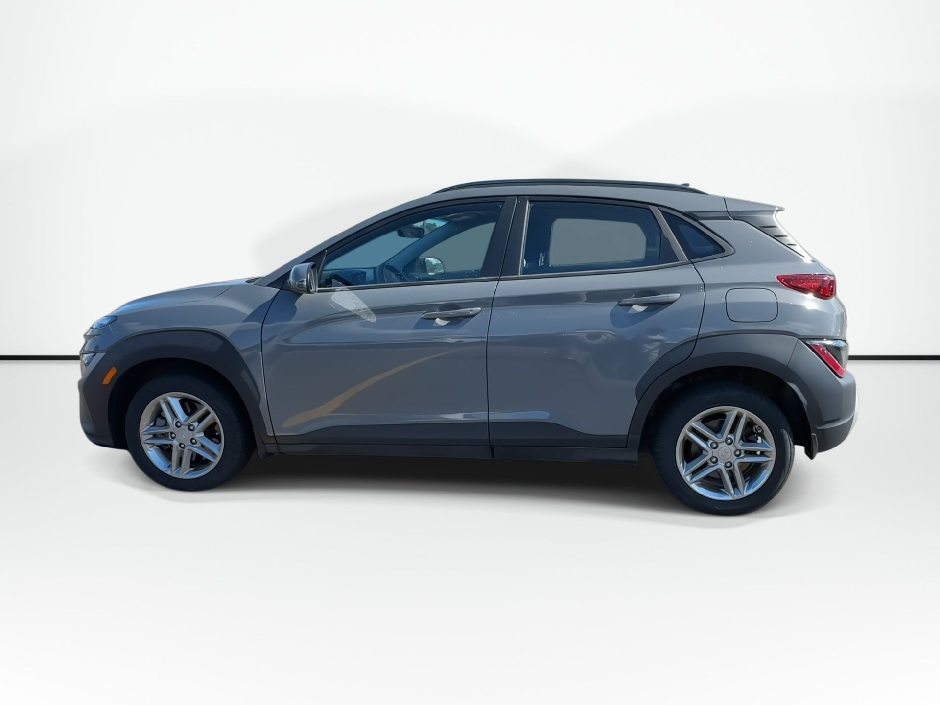 Photo 2023 Hyundai Kona Essential | Cam | HtdSeat | Warranty to 2027 #2
