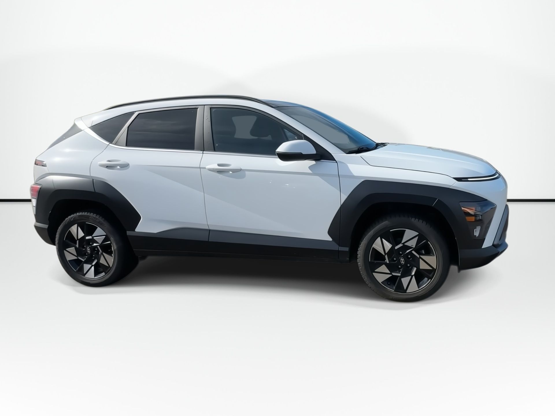Photo 2025 Hyundai Kona Preferred Trend | Lthr | Roof | Warranty to 2030 #6