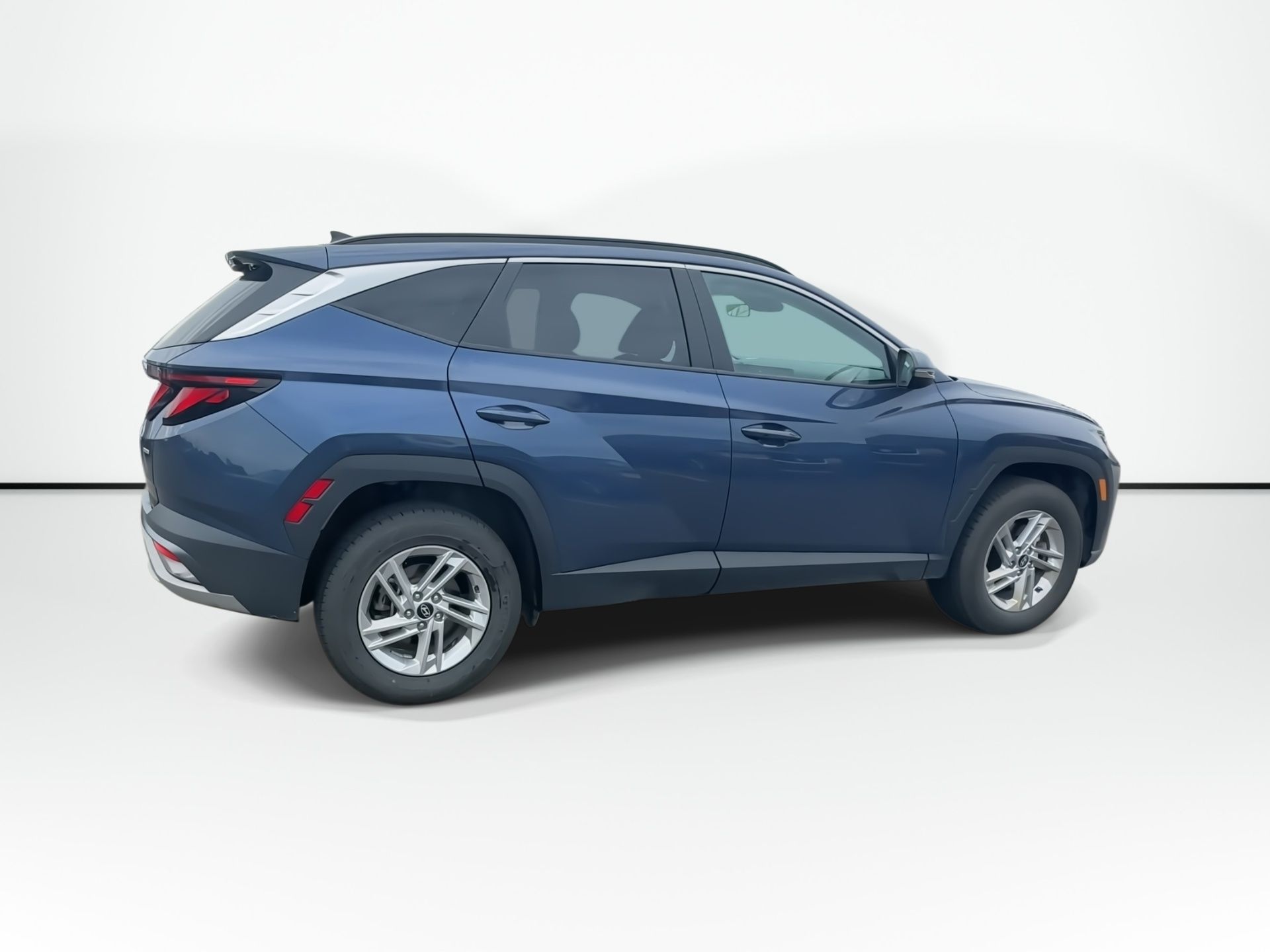 Photo 2025 Hyundai Tucson Preferred | RmtStart | HtdSeats | Warranty to 2030 #3
