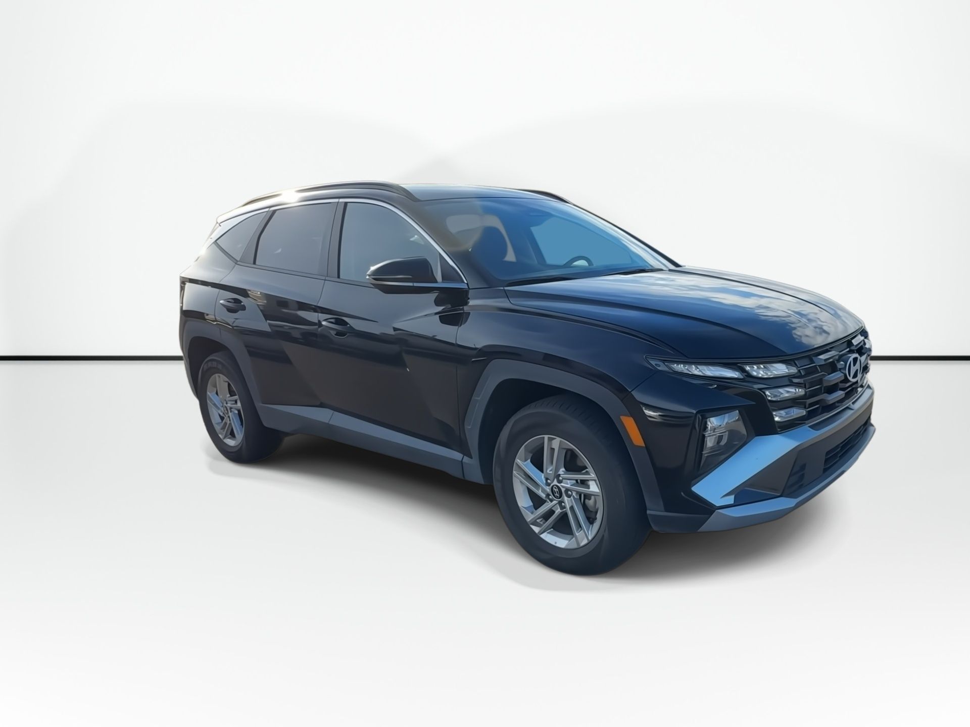 Photo 2026 Hyundai Tucson Preferred | Htd Whl | Keyless | Warranty to 2030 #7