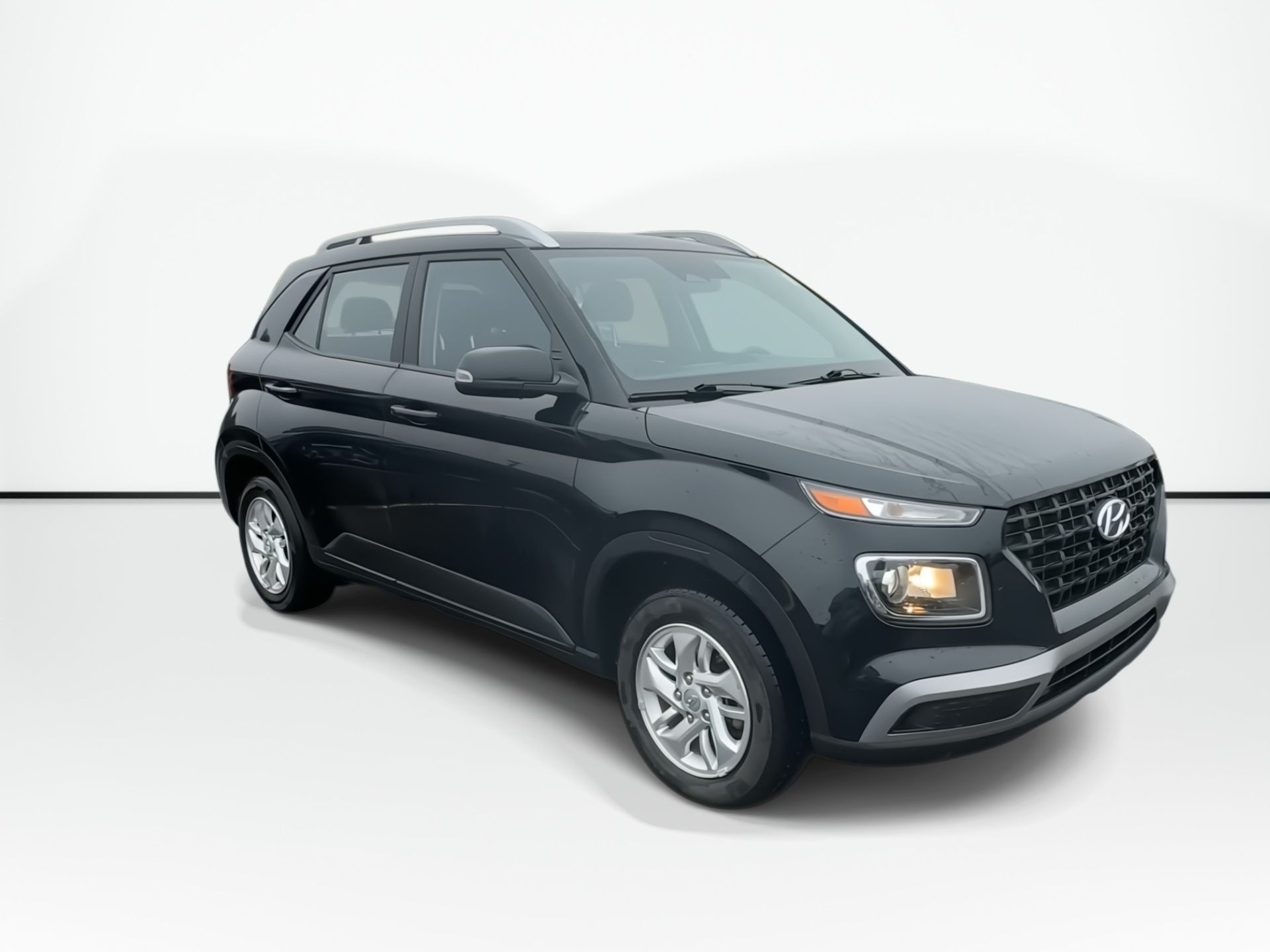 Photo 2025 Hyundai Venue Preferred | Htd Sts | Keyless | Warranty to 2030 #4